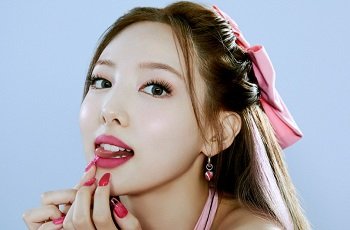 Nayeon TWICE bị băt quả tang đang đụ đại gia